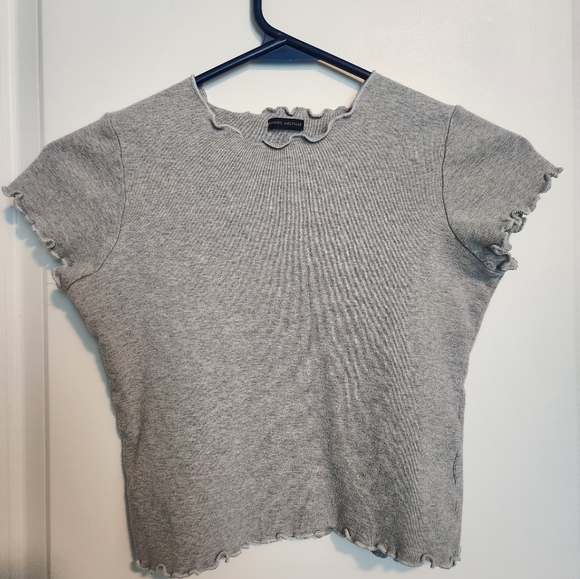 Brandy Melville Grey Cropped Baby tee - Picture 4 of 5